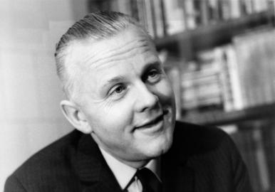 1970.- 1993. gadam katedras un biedrības vadību pārņem profesors Ernests Gaudiņš (1922- 2008) Ernests Gaudiņš